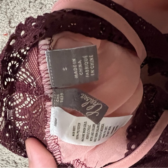 Chelsea lingerie size small - Picture 4 of 4